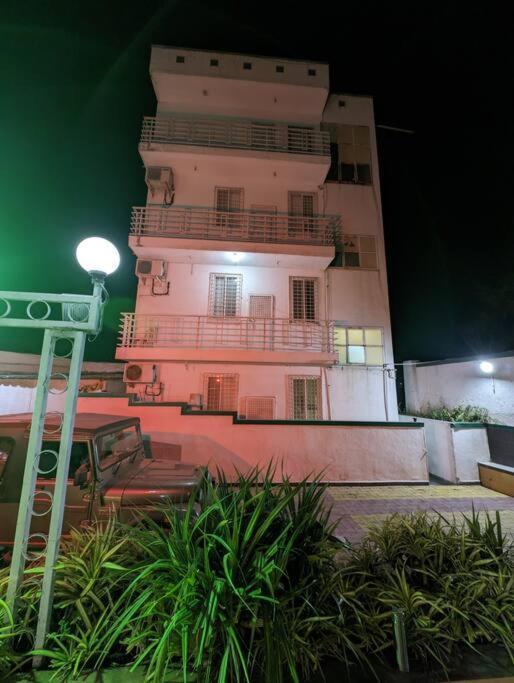 Villa With A Mini Theatre And A Grande Party Lawn
